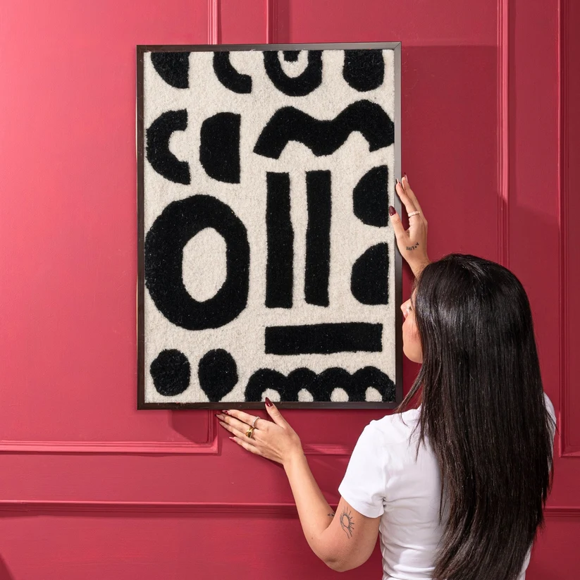 How to Mix Rugs, Throws and Wall Art Without Overdecorating